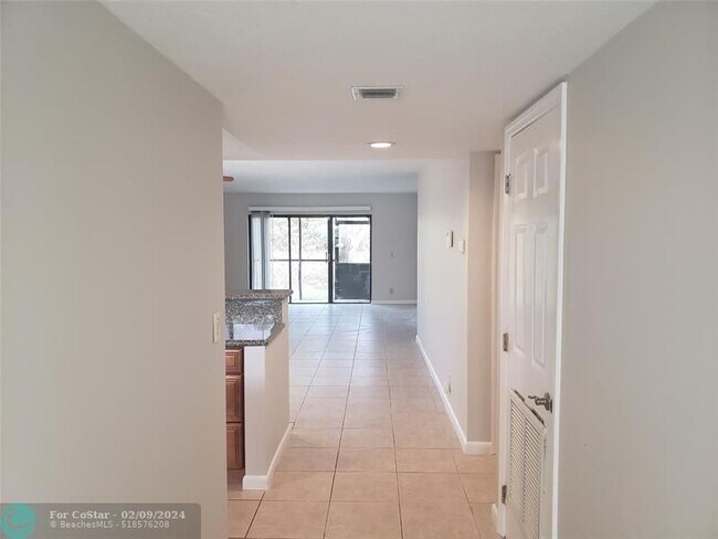 Building Photo - 16541 Blatt Blvd