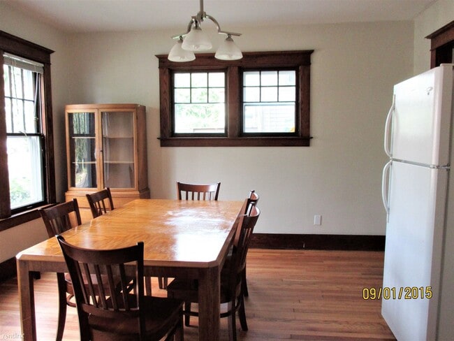 Building Photo - 6 br, 3 bath House - 711 S Division St 711...