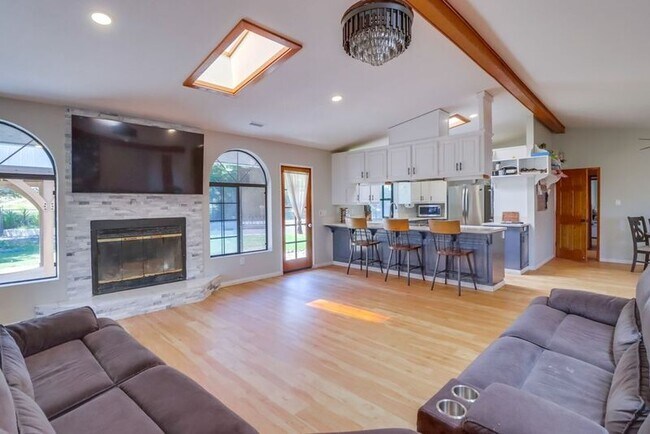 Building Photo - 3289 Altoro Ln
