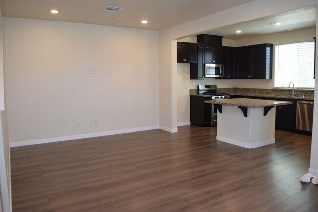 Foto del edificio - 3280 Chickadee Ct