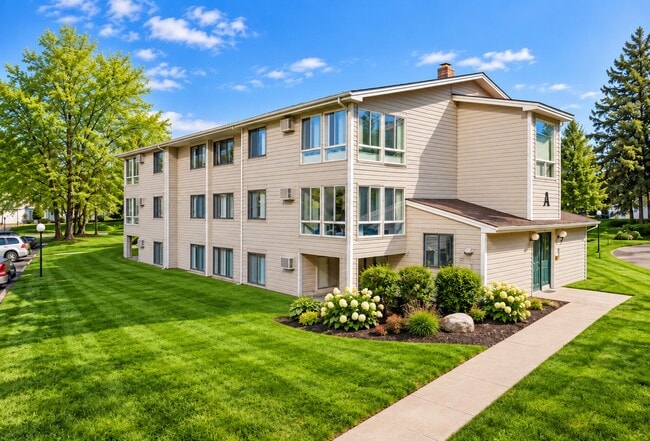 Building - Willow Stream Apartments South
