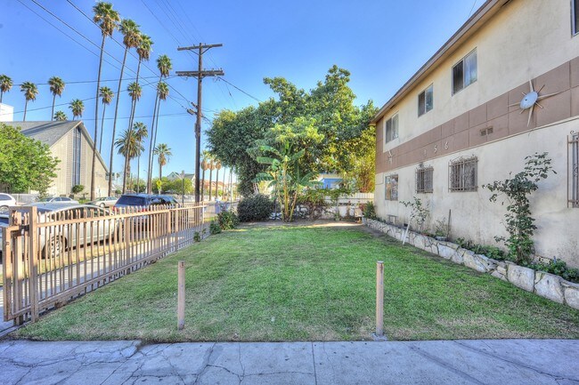 Building Photo - 456 E Adams Blvd
