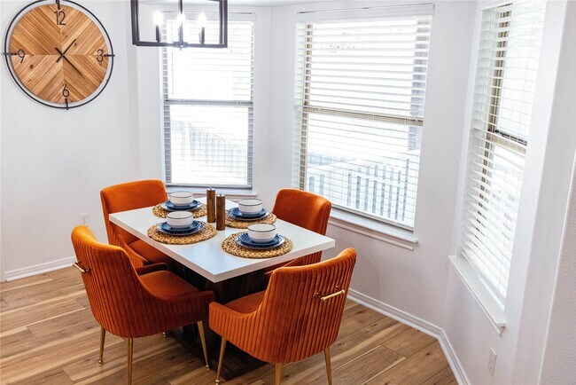 Foto del edificio - 17023 Lexington Dr