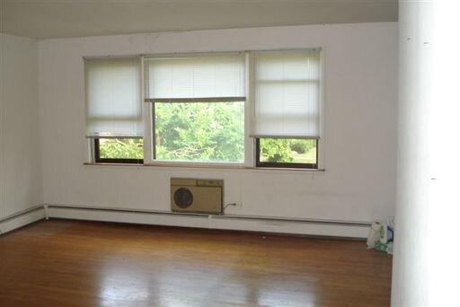 Building Photo - 2430 183rd St