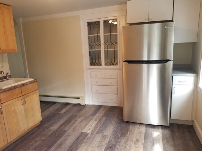 Kitchen - 253 Main St