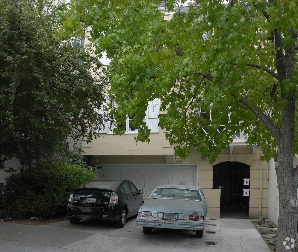 Primary Photo - 2518-2520 8th Ave
