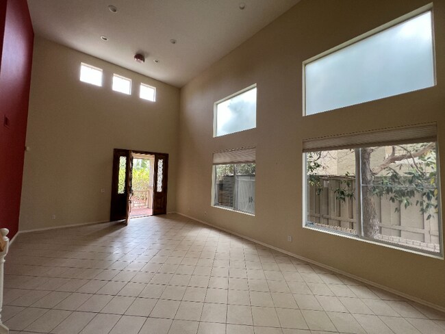 Building Photo - 5623 Glenstone Way