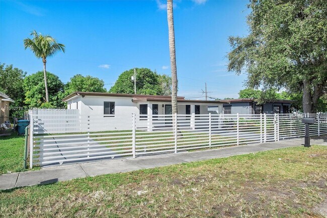 Foto del edificio - 11730 NW 3rd Ave