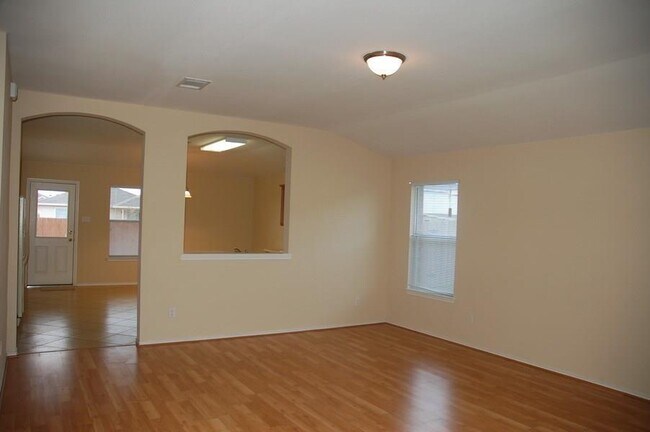 Building Photo - 222 Mossy Rock Dr