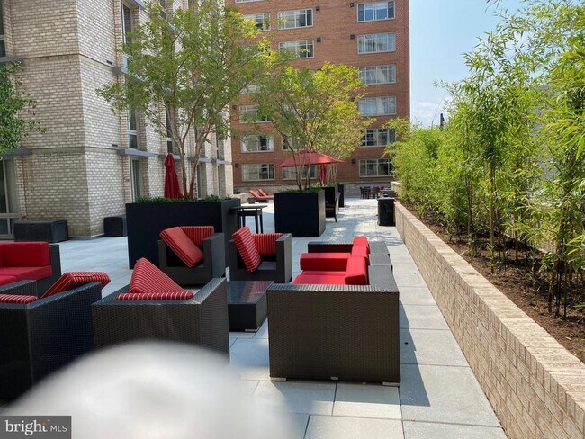 Foto del edificio - 940 25th St NW