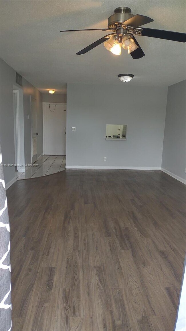 Foto del edificio - 4200 NW 3rd Ct