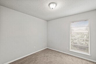 Building Photo - 2922 Hunters Glen Dr