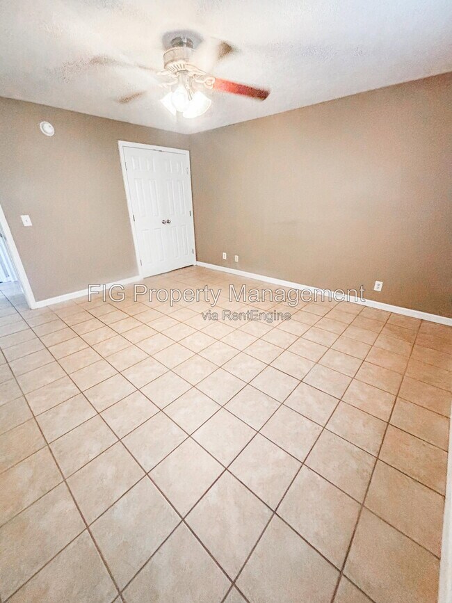 Foto del edificio - 924 Chadwick Dr