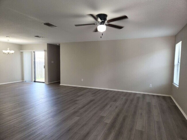 Building Photo - "Charming 3-Bedroom Oasis with 2 Full Baths – Your Perfect Retreat in Schertz!"