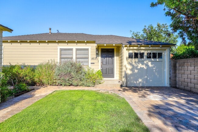 Olive (451-453) - Olive (451-453) Apartment