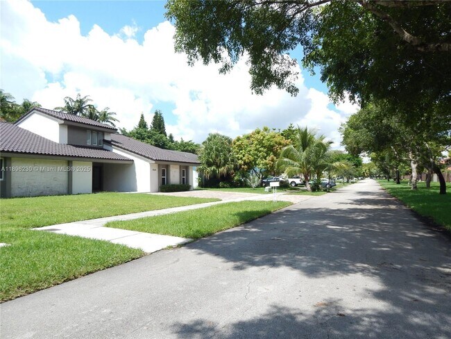 Building Photo - 11530 SW 92nd St