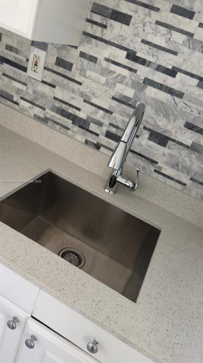 Foto del edificio - 2800 NE 203rd St