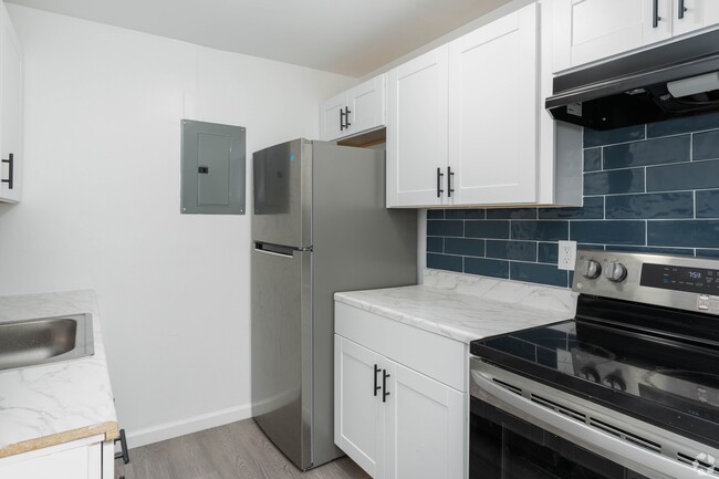 Kitchen-Renovated - Raven Run Apartments