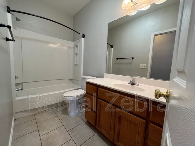Foto del edificio - 1478 Trellis St