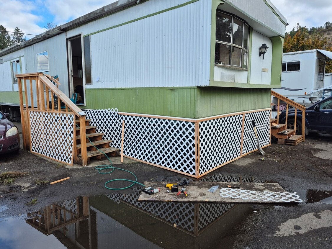 Primary Photo - 5461 SW Grange Rd