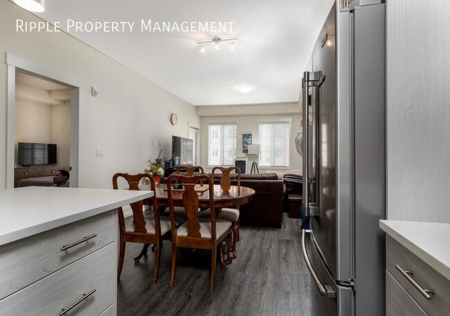 Photo du bâtiment - FIRST MONTH FREE! INCREDIBLE 2 BEDS/2 BATH...