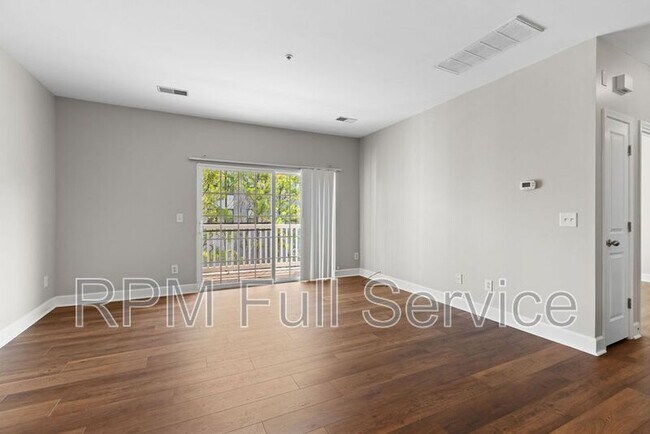 Foto del edificio - 8043 Bienville Dr