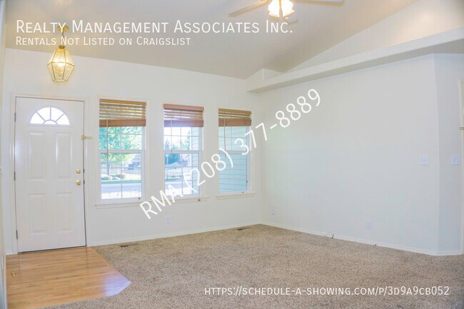 Building Photo - 3 Bedroom Home with 3 Car Garage off Ten Mile