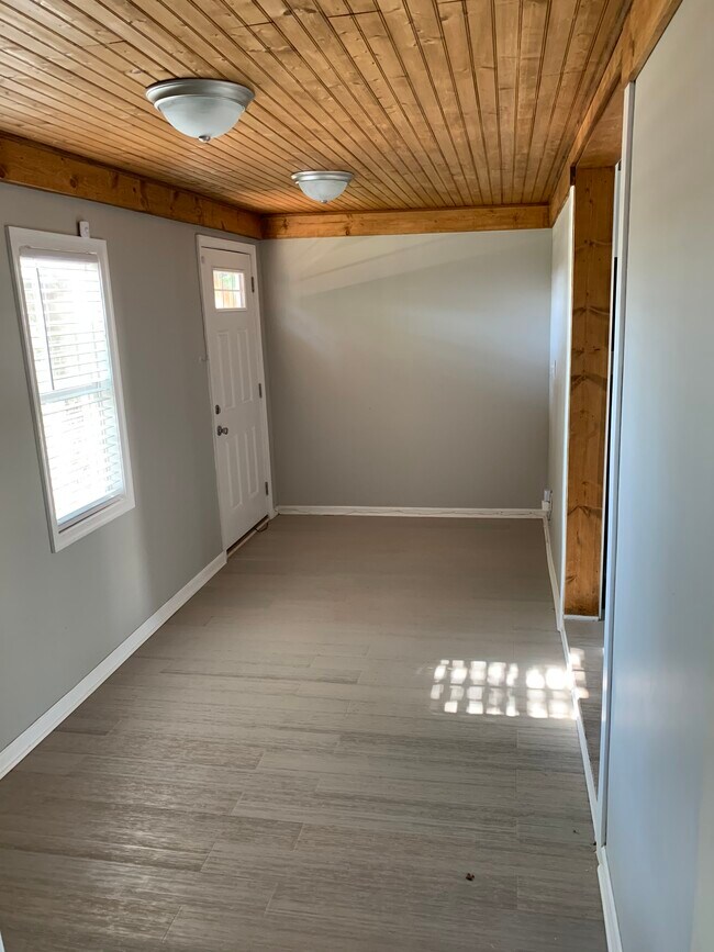 Foto del edificio - 1513B Lock Rd