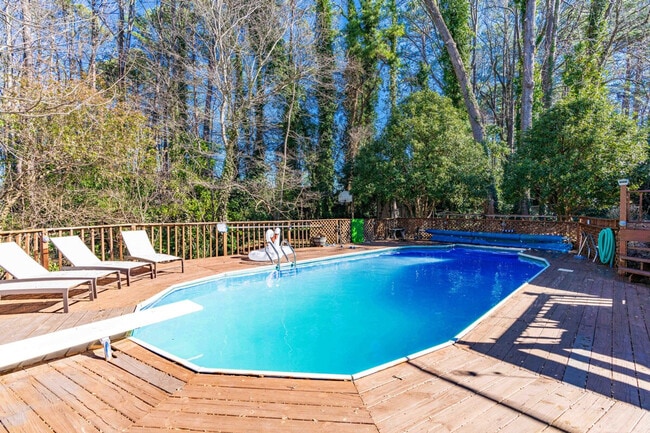 Building Photo - 710 SE Maynard Rd