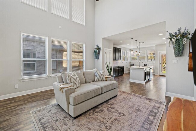 Foto del edificio - 5307 Traviston Dr