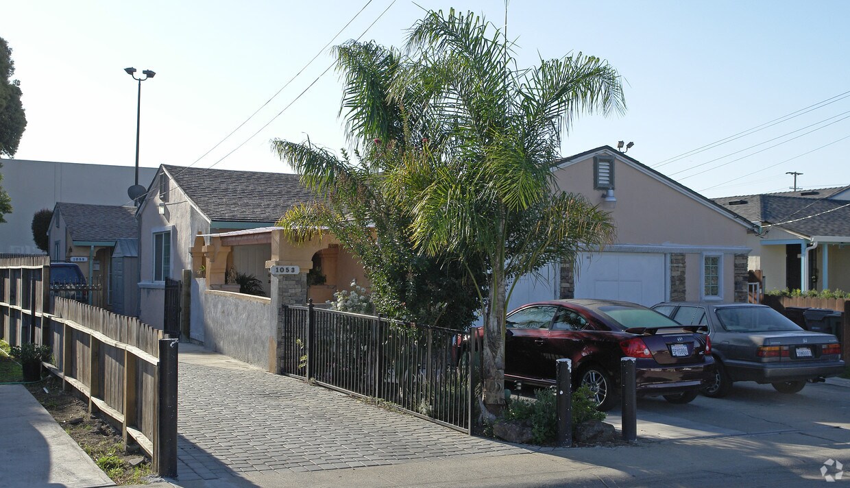 Foto del edificio - 1053-1055 Gilbert St