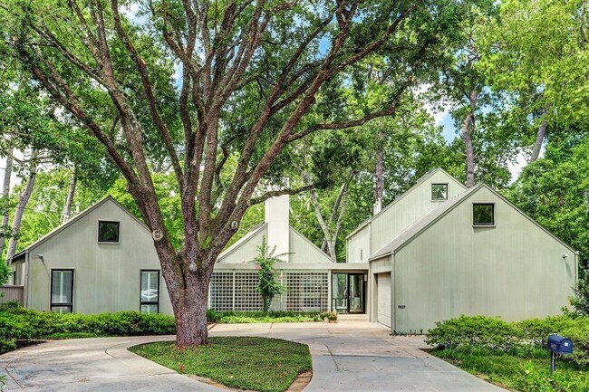 Building Photo - 7627 River Point Dr
