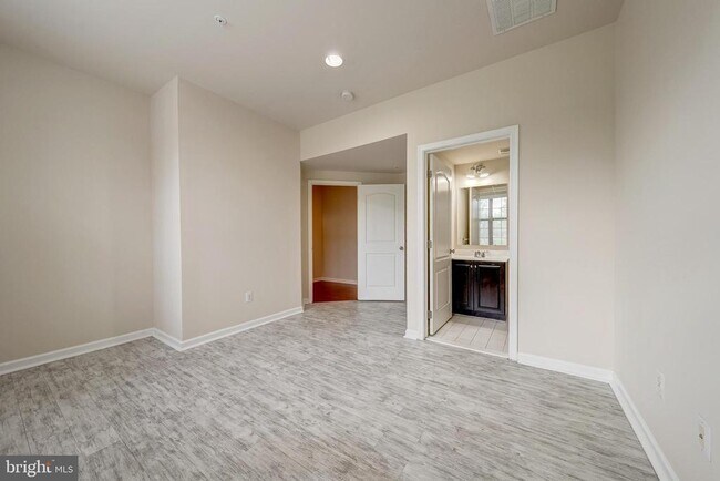 Building Photo - 22635 Norwalk Square