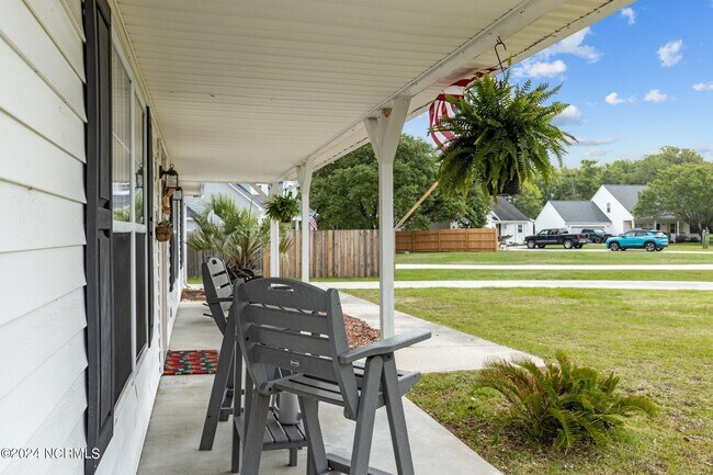 Building Photo - 177 Avis Dr