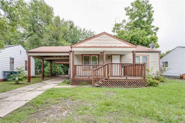 Building Photo - 516 E Rickenbacker Dr