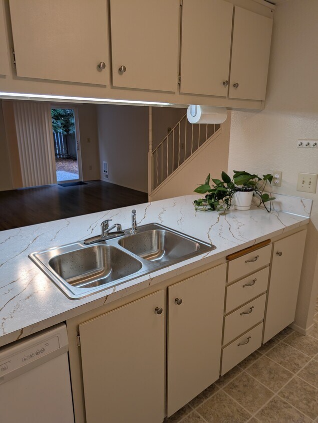 Foto principal - 4617 80th St NE