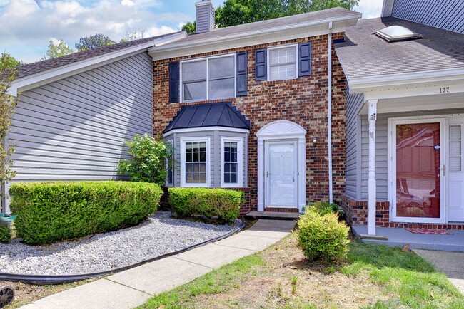 Foto del edificio - Grafton Woods Townhome.