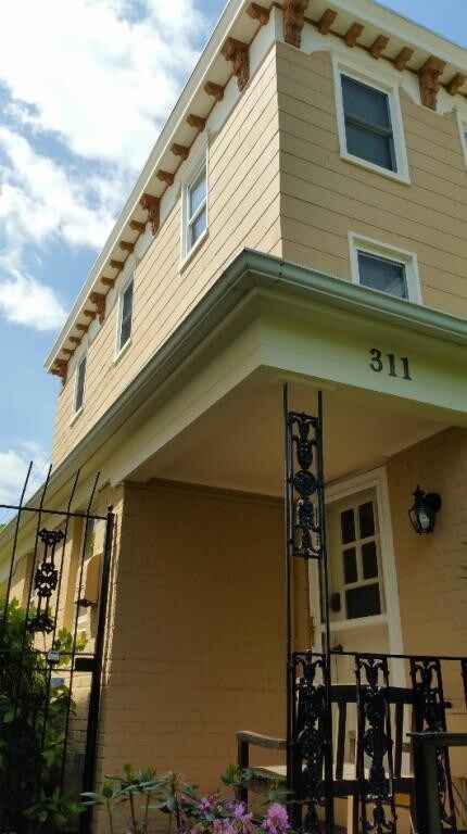Foto principal - 311 A St NE