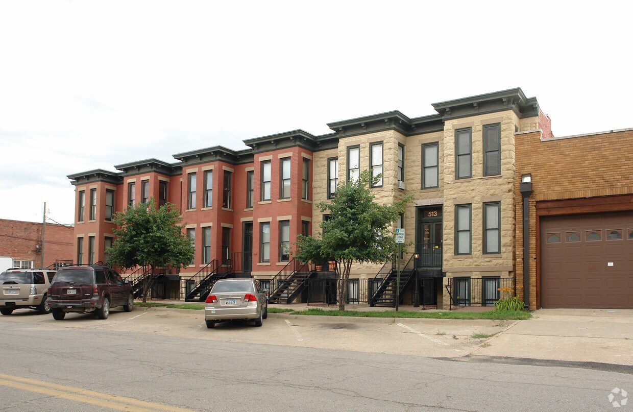 517523 SW Van Buren St, Topeka, KS 66603 Apartments in Topeka, KS