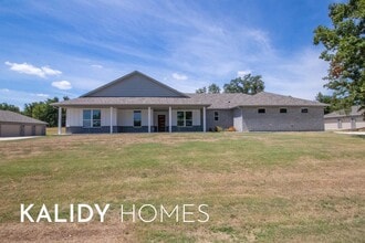 Building Photo - 1715 Kalidy Dr
