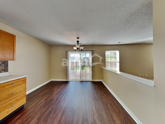 Foto del edificio - 5452 Wood Hollow Dr