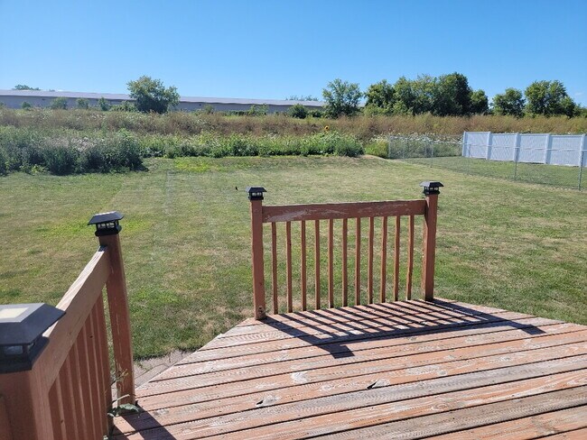 Building Photo - "Spacious 3-Bedroom Side by Side Duplex in...