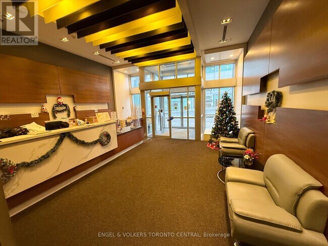 Photo du bâtiment - 70 Town Centre Court