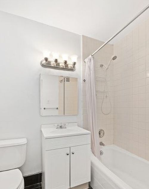 Building Photo - 159 W 53rd St