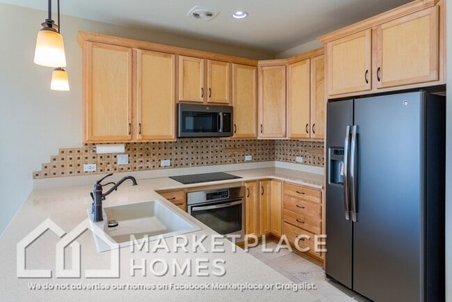 Building Photo - 6293 N Ensenada Ct