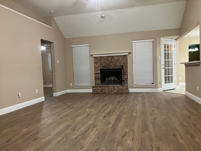 Foto del edificio - 113 Walnut Ln