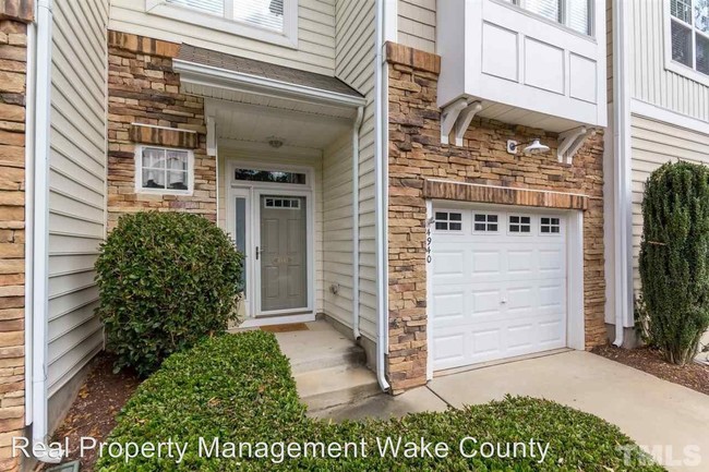 Building Photo - 4940 Lady of the Lake Dr