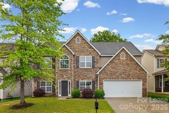 Building Photo - 2704 Piersland Drive