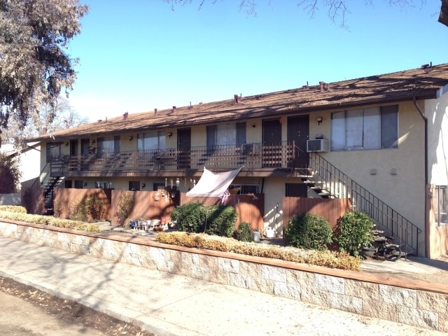 Building Photo - 1502 Pine St