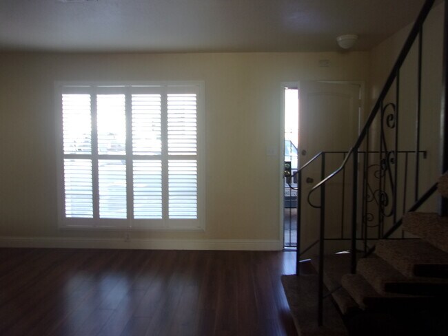 Building Photo - Edgewood Condos